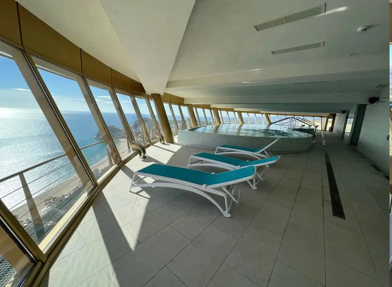 Swimming pool of Flat for rent in Benidorm  with Furnished, TV and Balcony