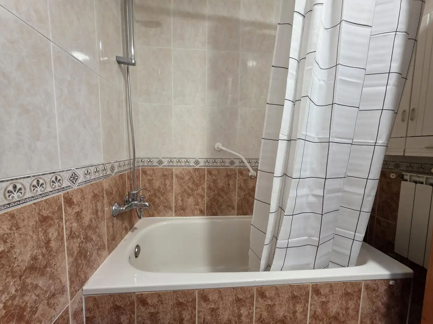 Baño de Ático de alquiler en La Pola Siero