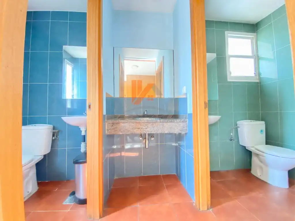 Bathroom of Commercial properties for sale in Santiago de Compostela 
