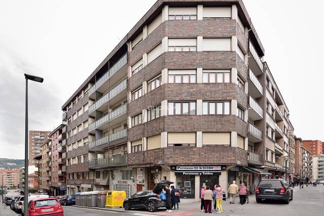 Local comercial en Alquiler en Centro - Ariz - Uribarri