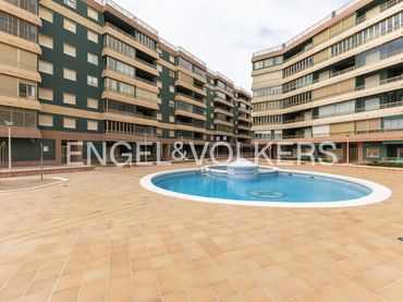 Appartamento con piscina in vendita a El Perelló