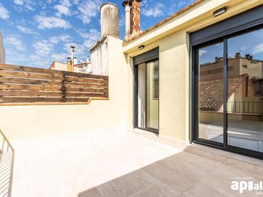 House with balcony for sale in Centre - Sant Oleguer