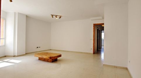 Foto 2 de Piso en venta en Av. Cdad. de Matanzas, Paus - Poligono San Blas, Alicante / Alacant