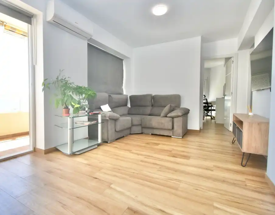 Piso con terraza en venta en Puerto Marina, imagen 6