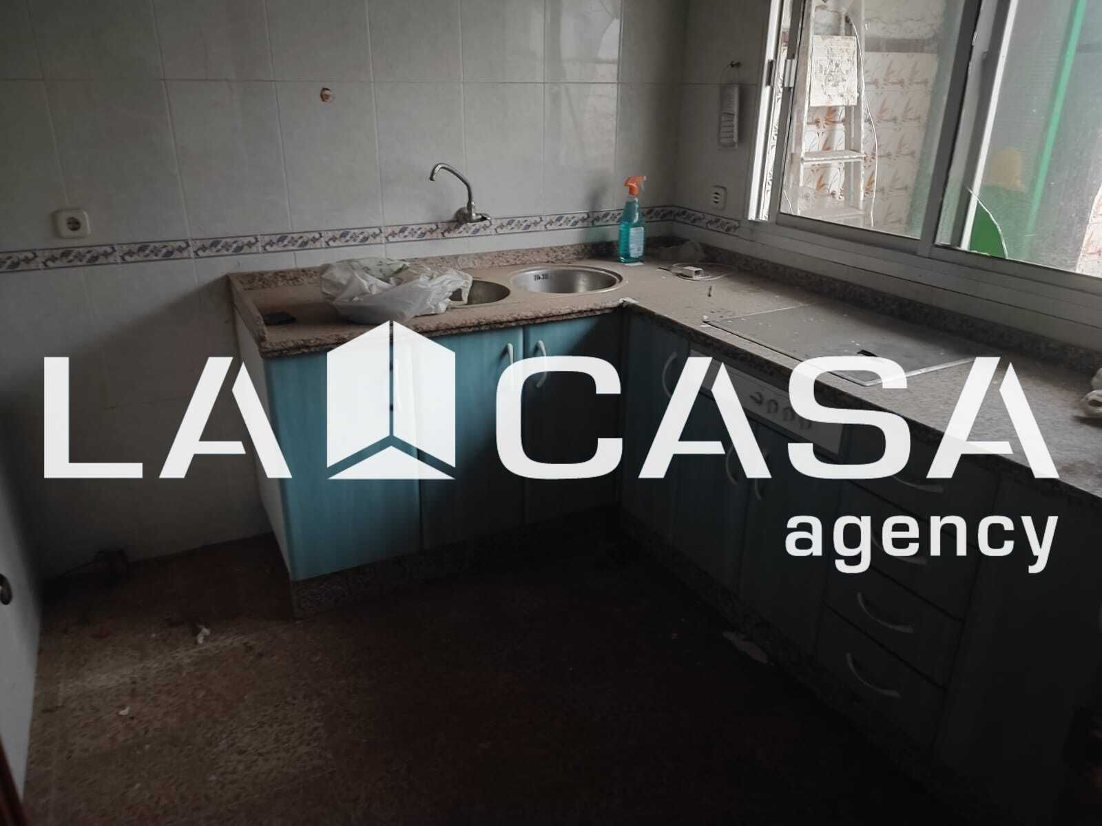 Kitchen of House or chalet for sale in Dos Hermanas  with Terrace and Balcony