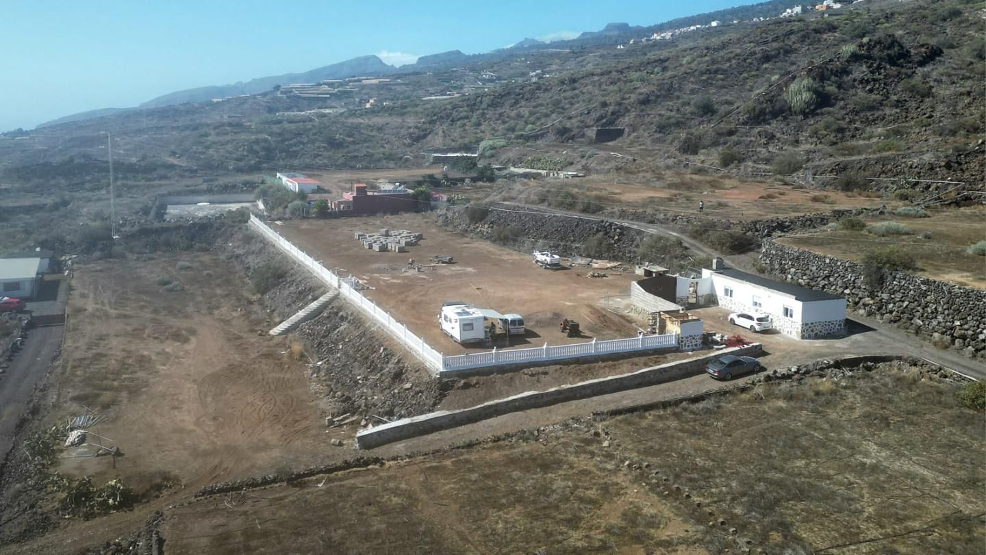 Finca rústica en venda en Guía de Isora amb Jardí privat