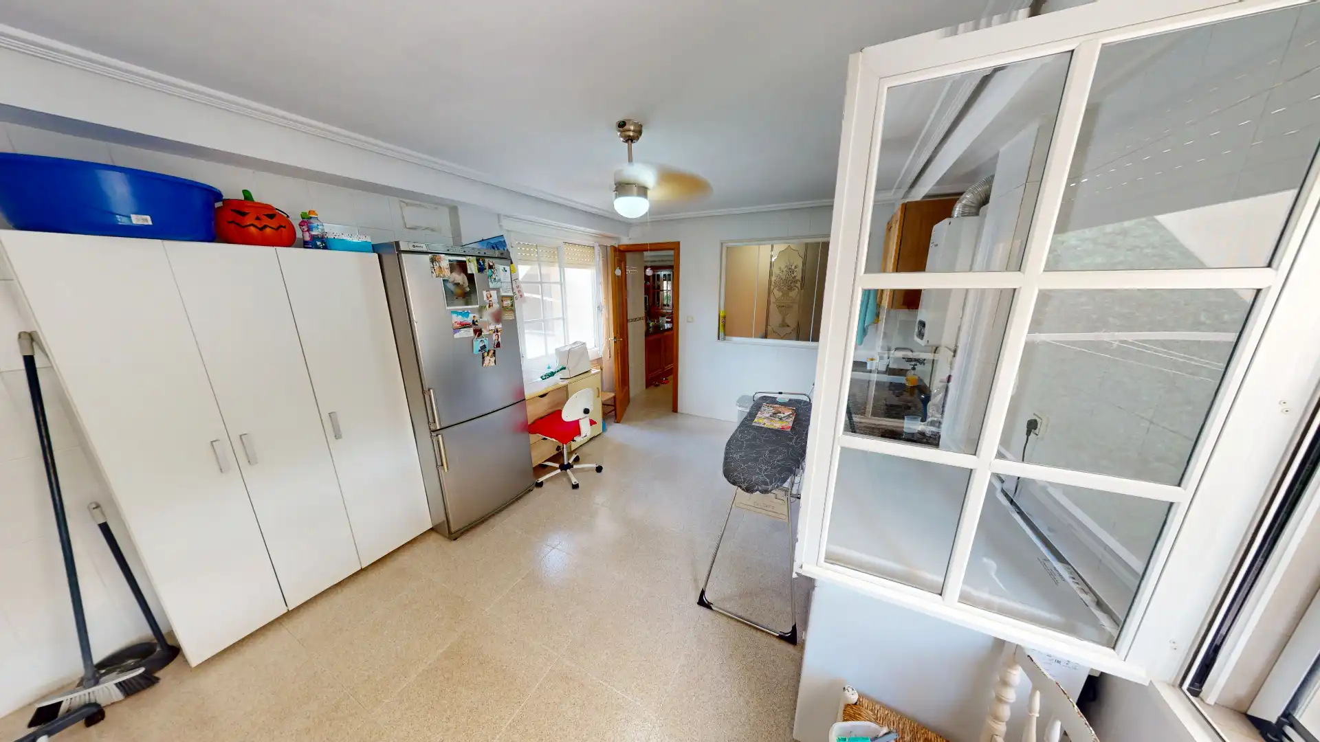 Cuina de Casa o xalet en venda en Elche / Elx amb Aire condicionat, Calefacció i Jardí privat