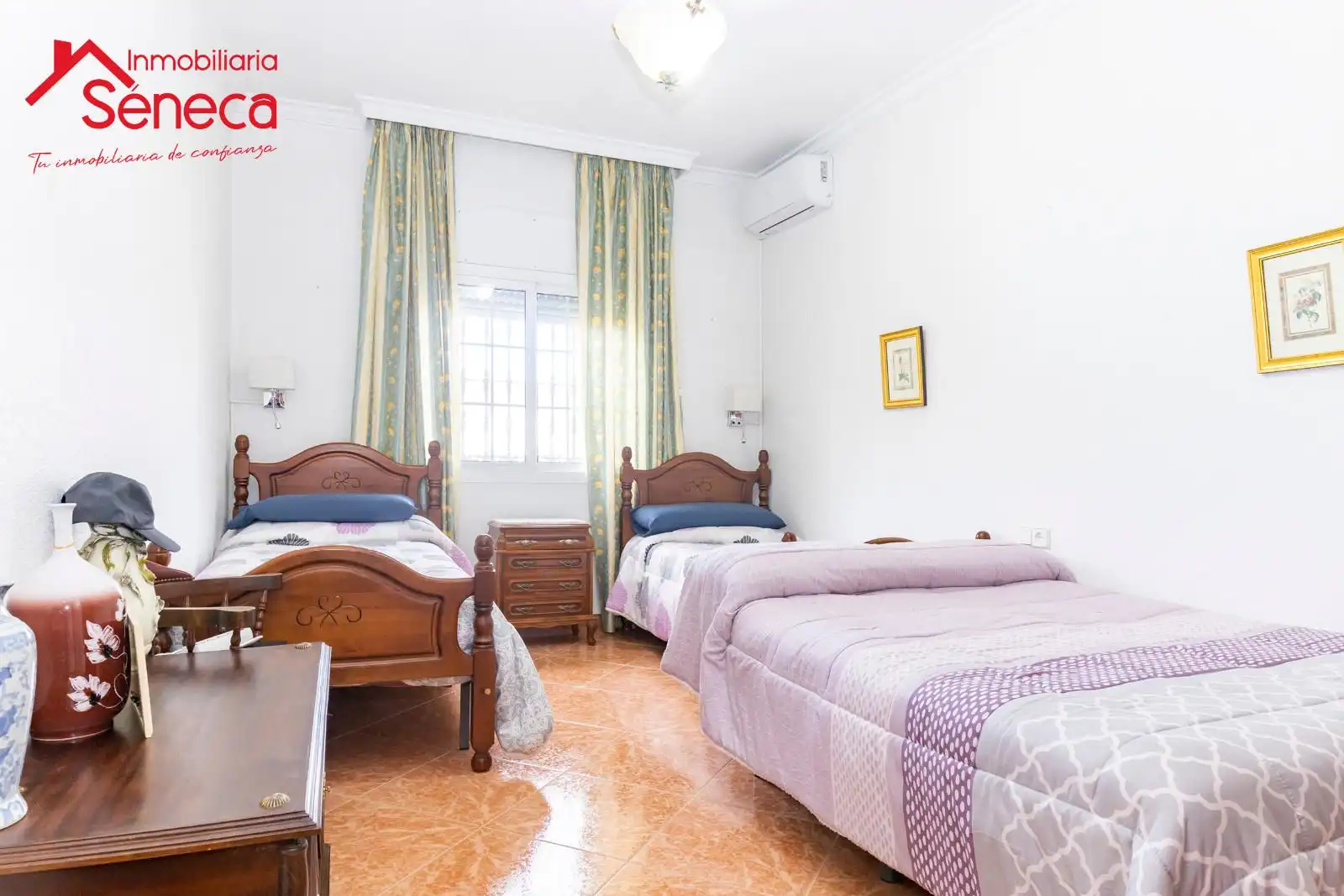 Bedroom of Houses for sale in La Carlota  with Air Conditioner, Heating and Private garden