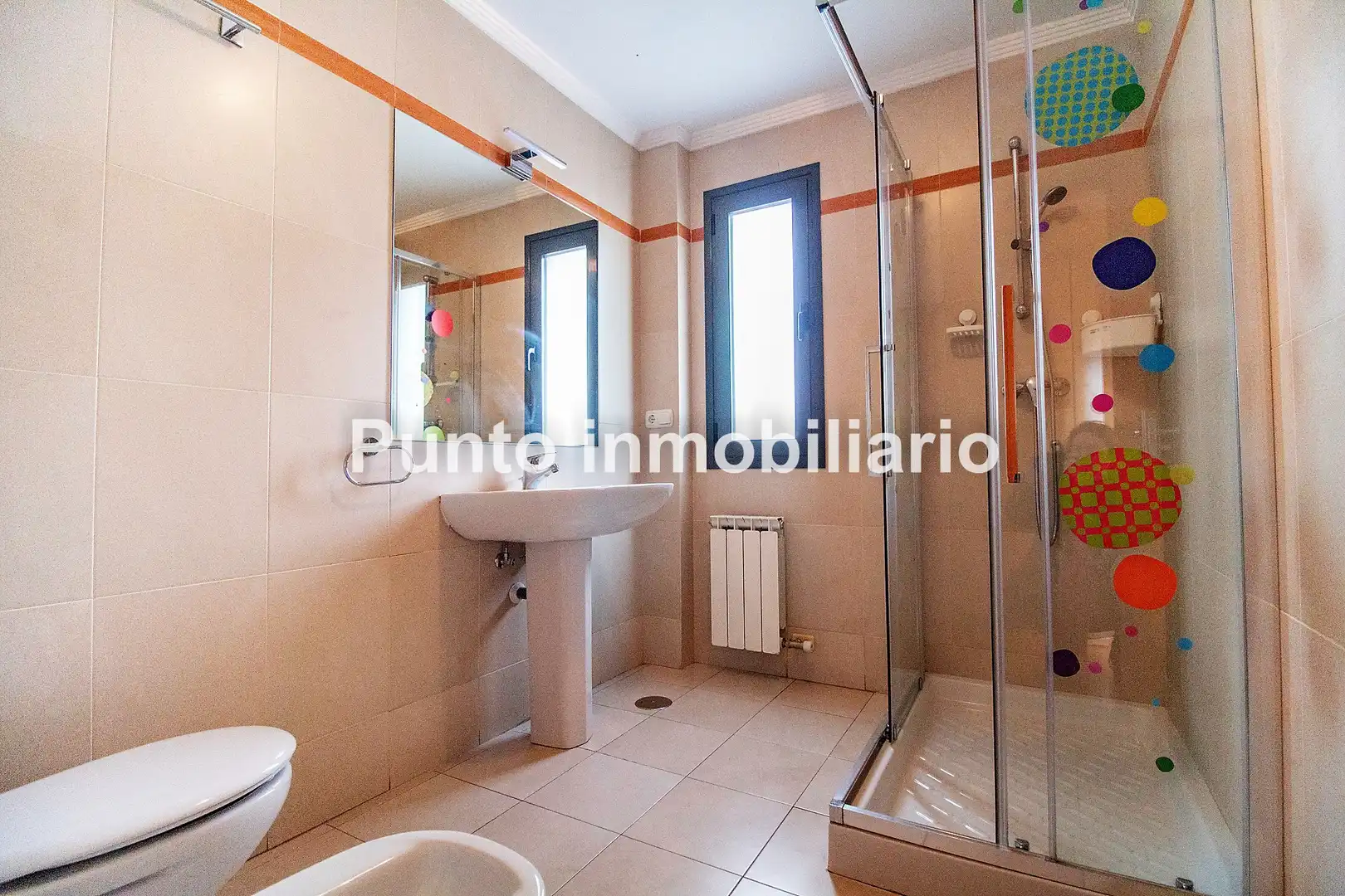 Bathroom of Houses for sale in Valladolid  with Heating, Private garden and Parquet flooring