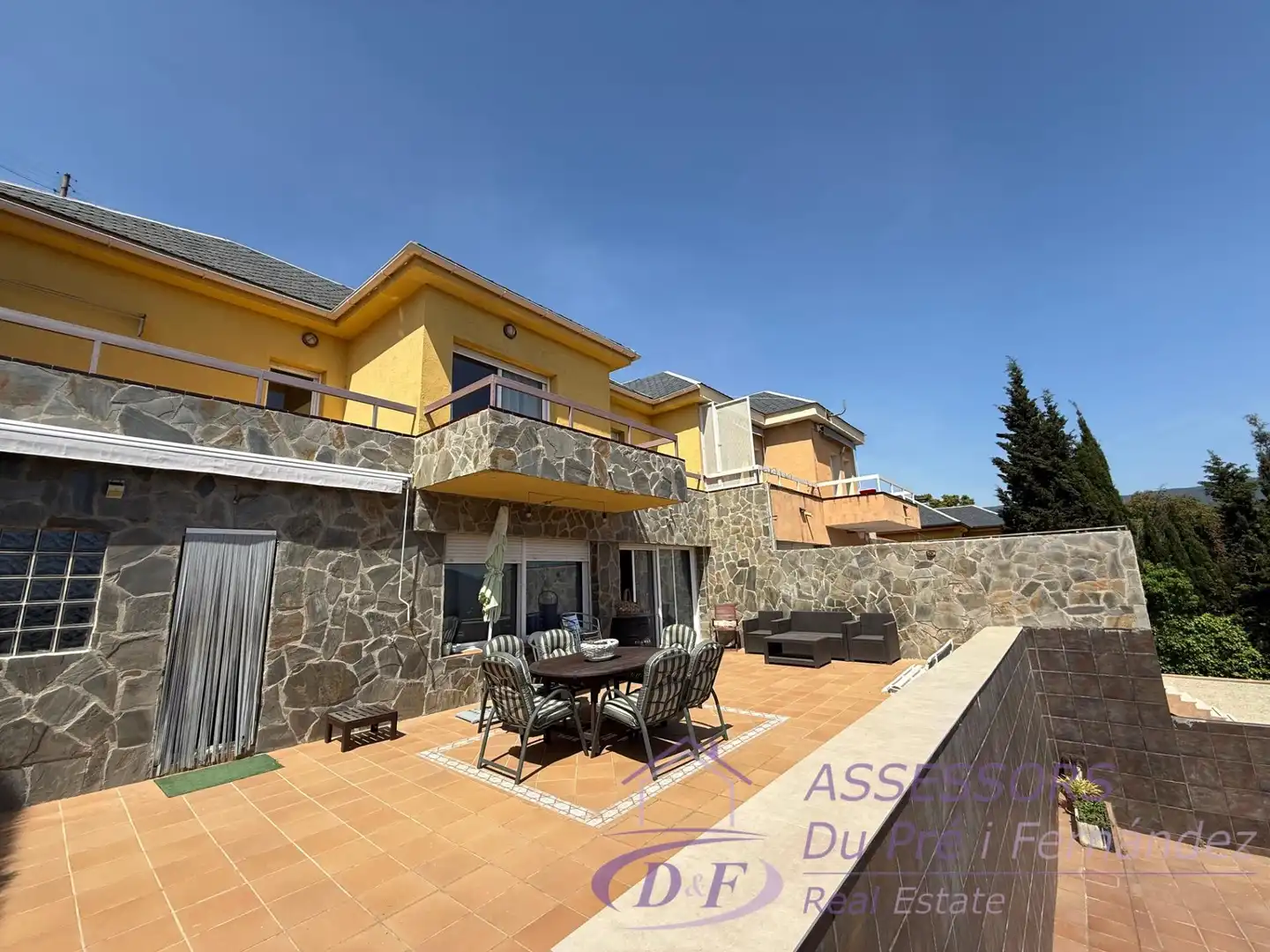 Casa aparellada amb terrassa en venda a Sant Cebrià de Vallalta, imagen 34