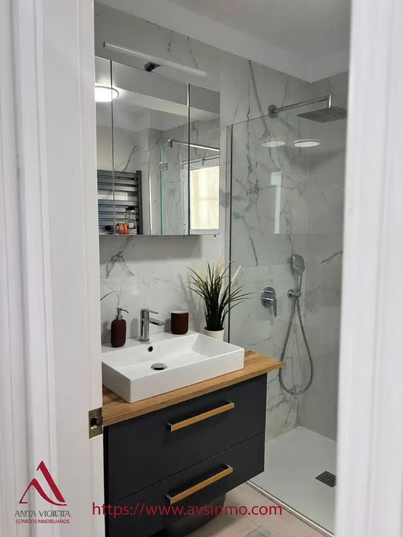 Baño de Piso en venta en Torrevieja con Aire acondicionado, Jardín privado y Terraza