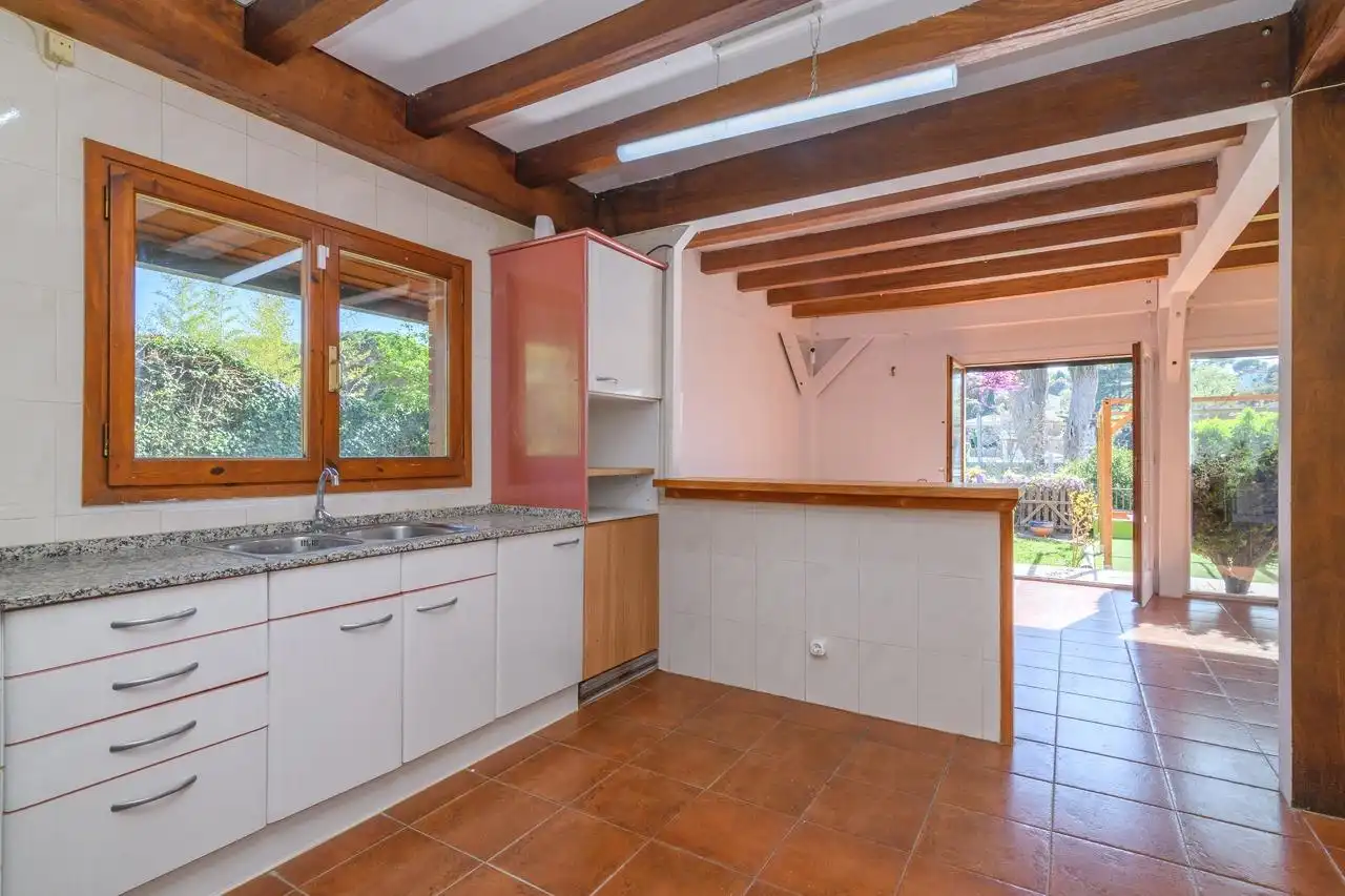 Cuina de Casa o xalet en venda en Lliçà d'Amunt amb Aire condicionat, Terrassa i Traster