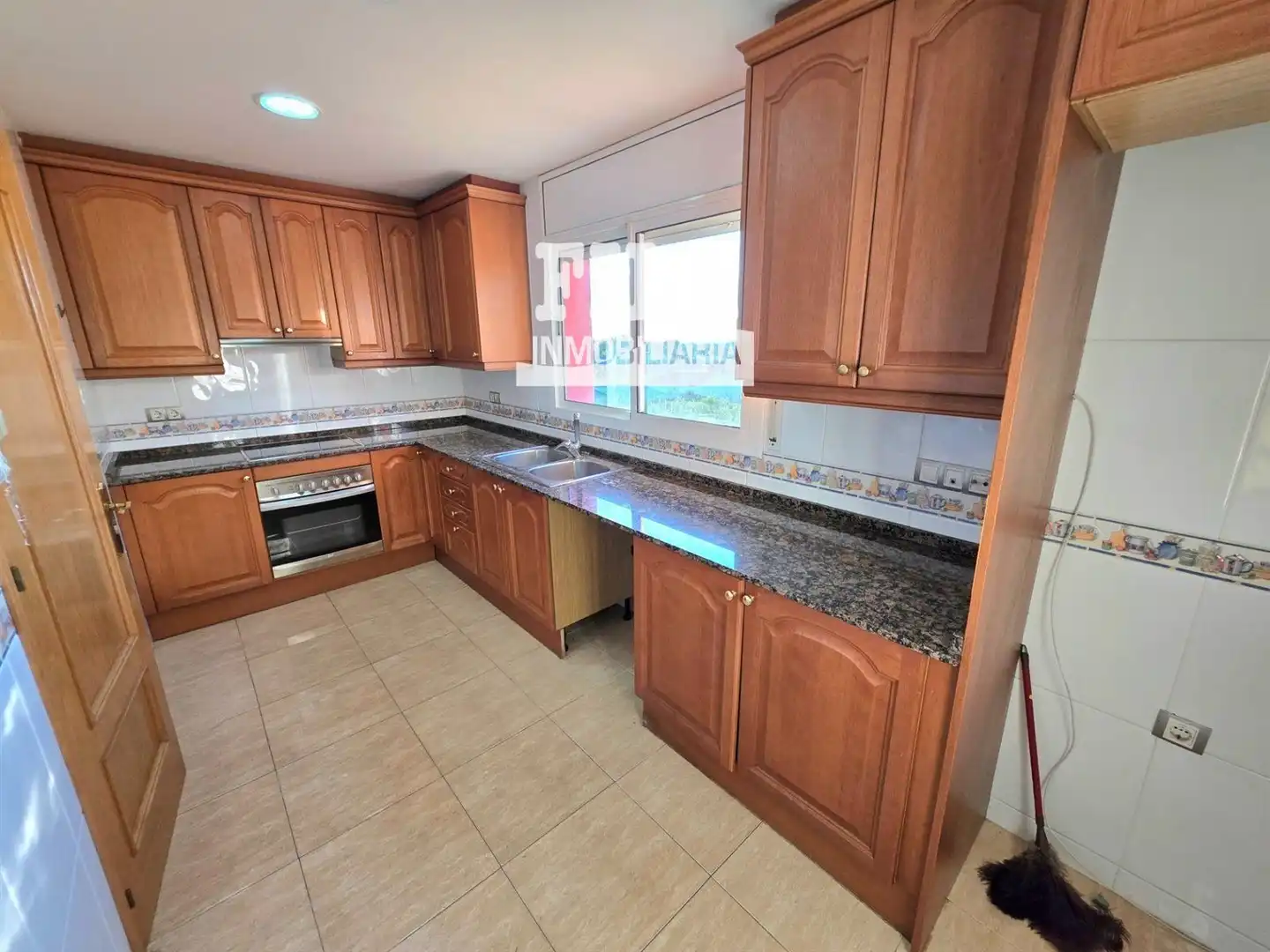 Casa aparellada amb jardí en venda a La Pobla de Montornès, imagen 14