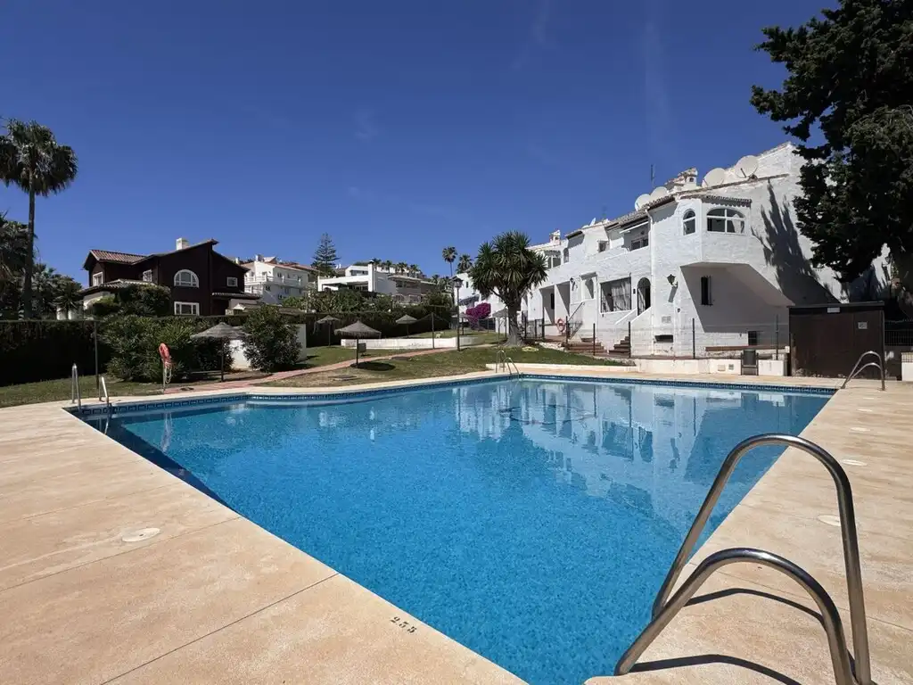 Piscina de Planta baixa en venda en Mijas amb Terrassa, Piscina i Piscina comunitària
