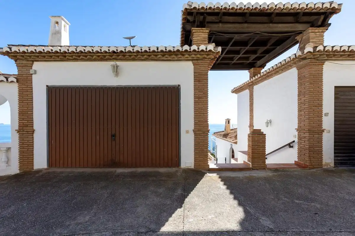 Vista exterior de Casa o chalet en venta en Almuñécar con Aire acondicionado, Jardín privado y Terraza