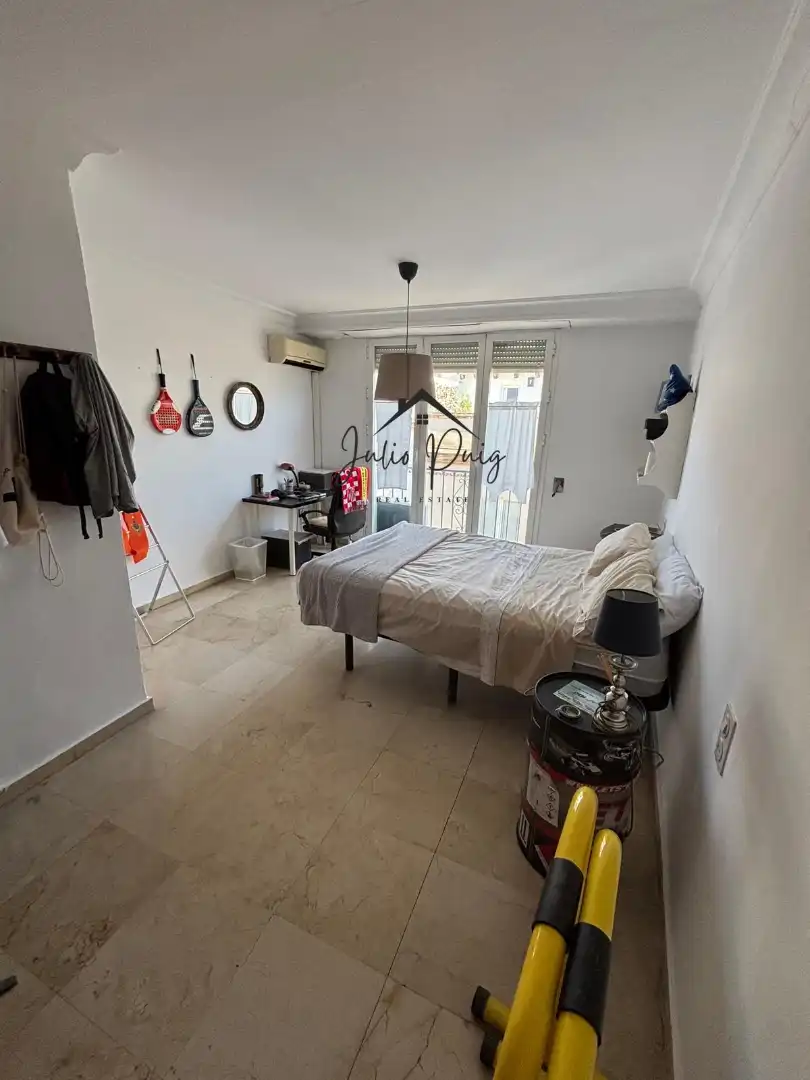 Bedroom of Flat for sale in Sevilla  with Air Conditioner, Terrace and Storage room