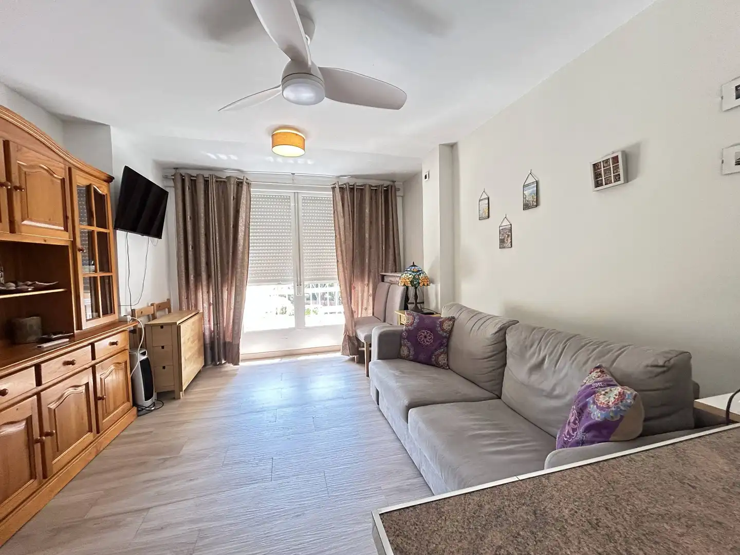 Sala de estar de Apartamento de alquiler en El Puig de Santa Maria con Amueblado y Piscina comunitaria