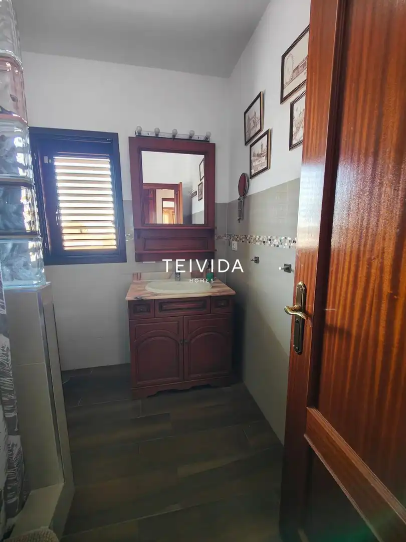 Bany de Casa adosada en venda en Candelaria amb Terrassa i Traster