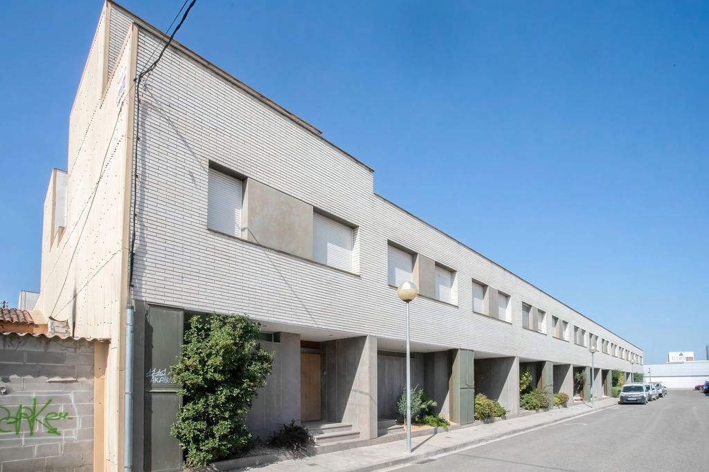 Casa adosada en venda a C/ Valls d´ Andorra, Golmés
