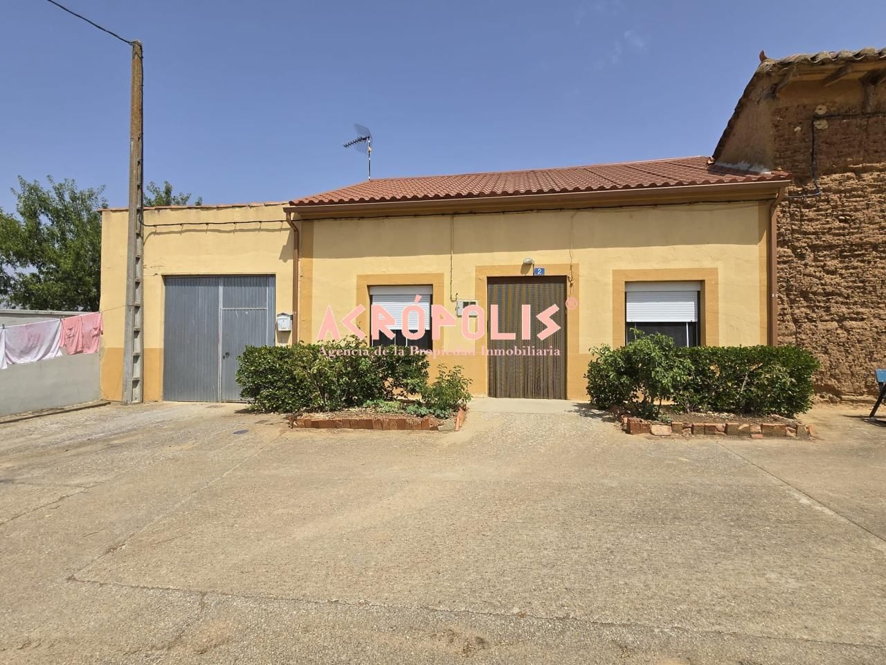 Vista exterior de Casa o chalet en venta en La Torre del Valle con Calefacción