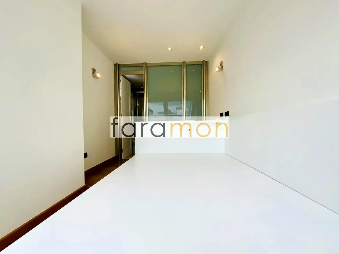 Bedroom of Flat for rent in Vigo   with Heating, Terrace and Storage room
