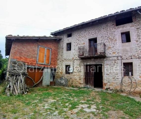 Casa-chalet en Venta en Artziniega