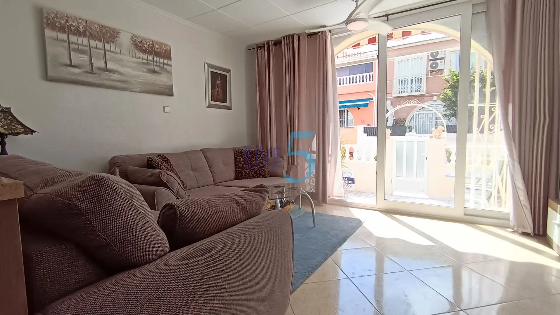 Sala d'estar de Casa adosada en venda en Torrevieja amb Aire condicionat, Calefacció i Terrassa