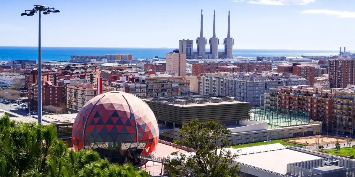 Vista exterior de Edificio en venta en Badalona