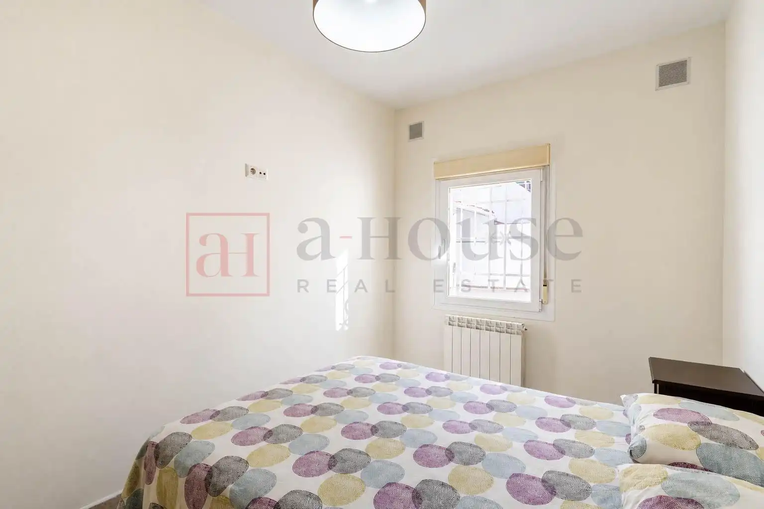 Habitación de Planta baja en venta en Madrid con Calefacción y Terraza