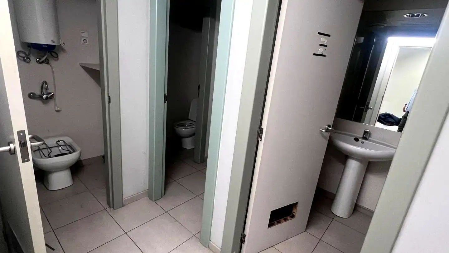 Badezimmer von Geschaftsraum zur Miete in Alcalá de Henares mit Klimaanlage