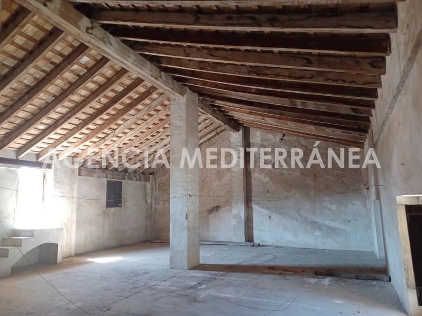 Building for sale in Alberic