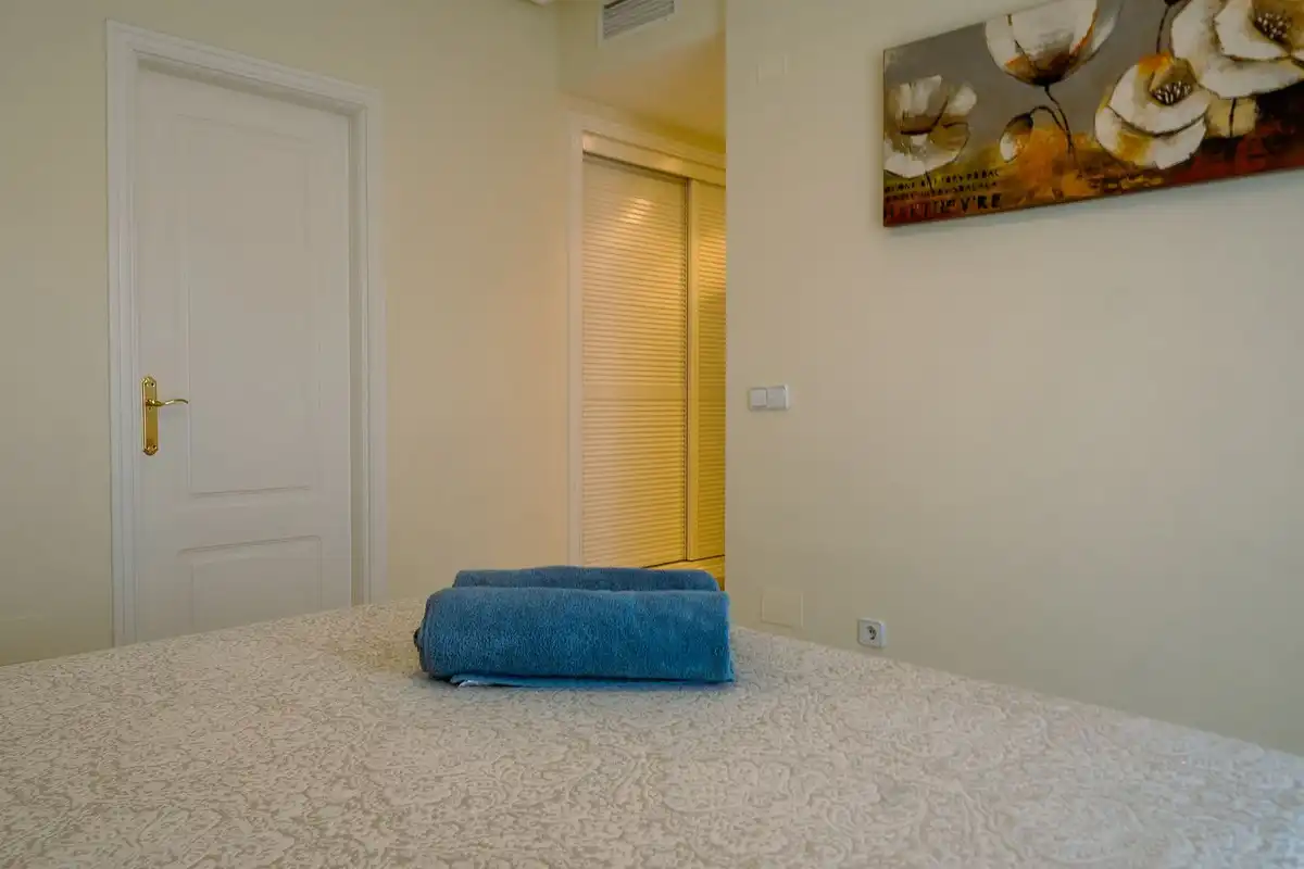 Dormitori de Apartament en venda en Benahavís amb Aire condicionat, Terrassa i Alarma