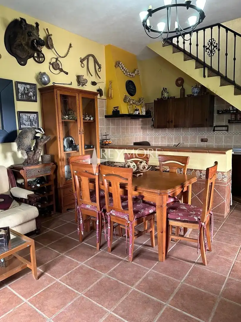 Comedor de Finca rústica en venta en La Puebla de los Infantes con Aire acondicionado, Calefacción y Jardín privado