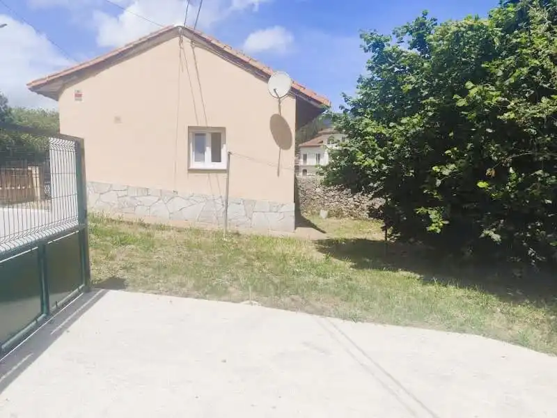 Casa o xalet en venda en Pravia amb Calefacció, Moblat i Forn