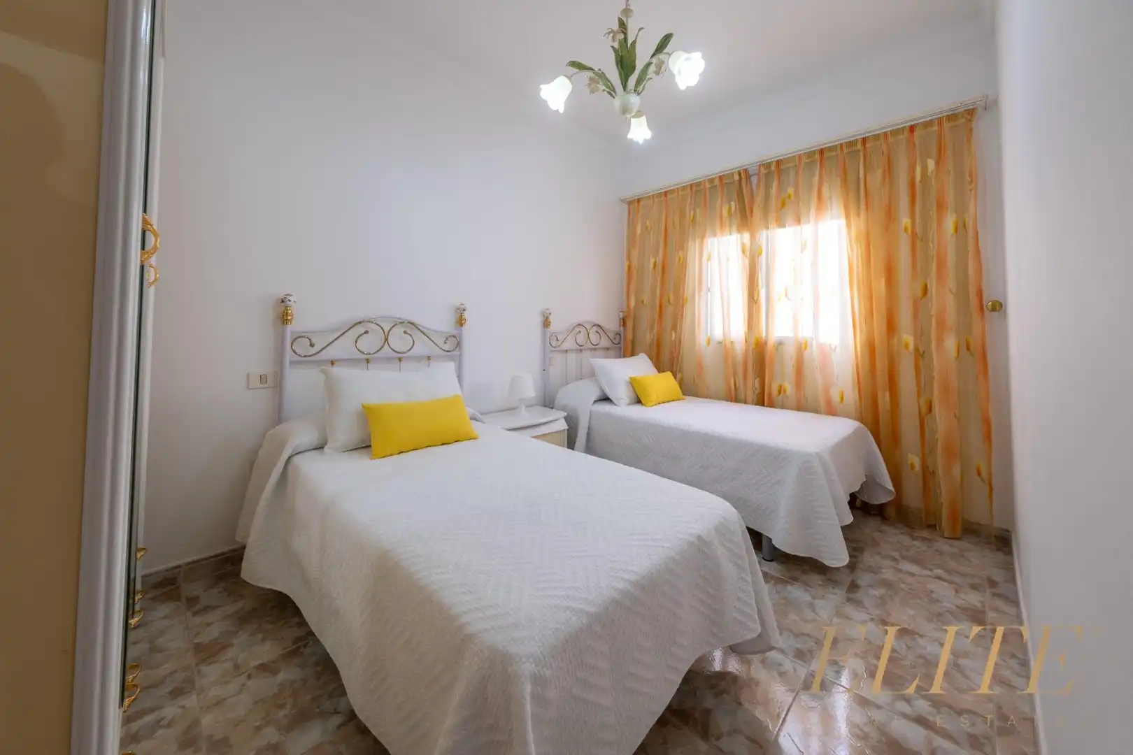 Schlafzimmer von Gebäude zum Verkauf in Mogán