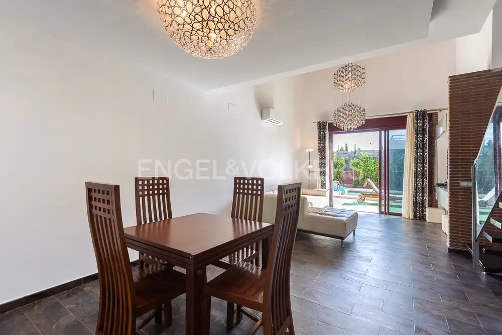 Dining room of Houses for rent in Paterna  with Air Conditioner, Heating and Private garden