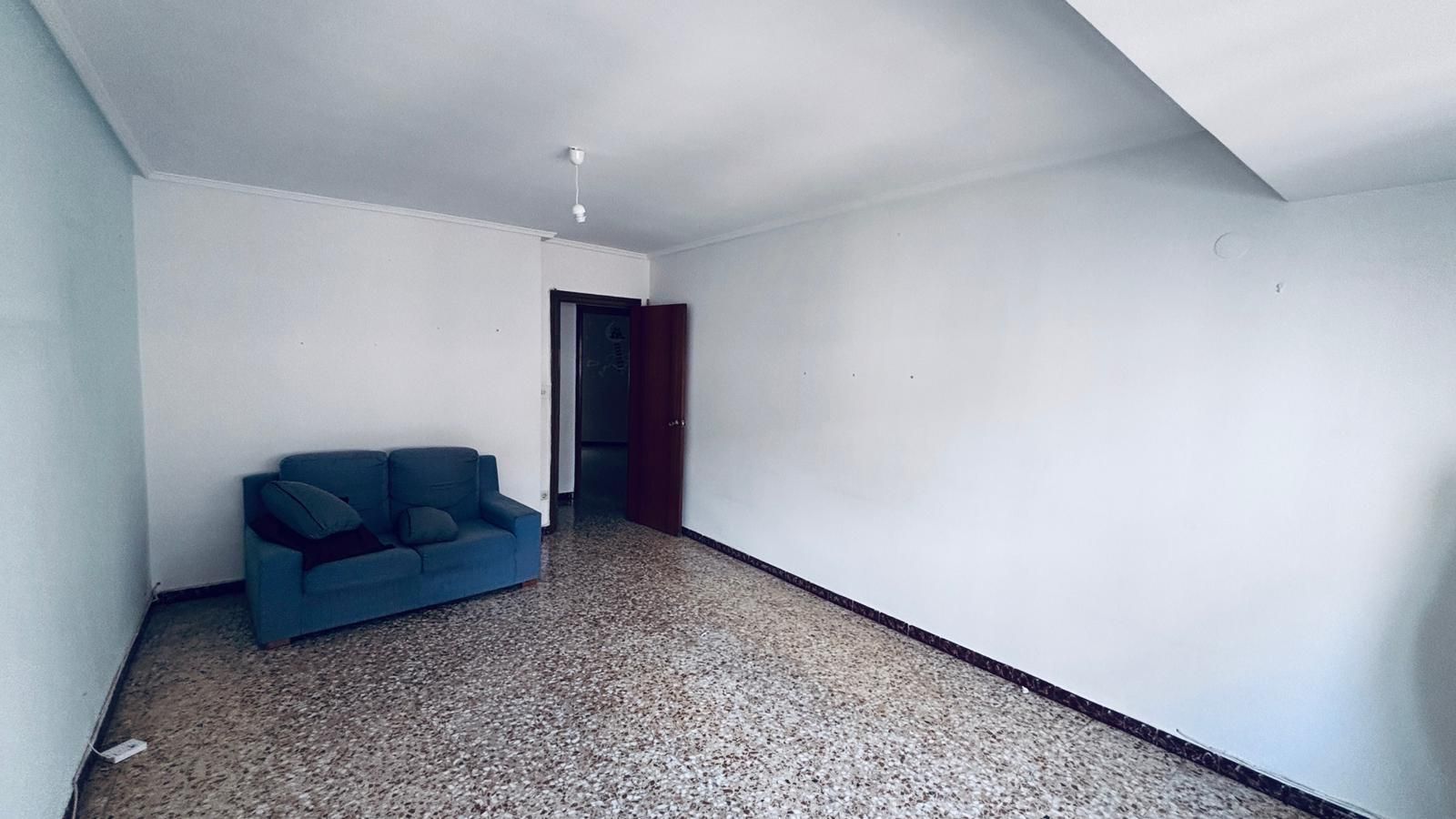 Sala de estar de Piso en venta en  Zaragoza Capital con Calefacción y Balcón