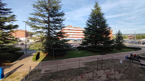 Foto 5 de Piso de alquiler en Avenida Brasilia, Pan y Guindas, Palencia Capital