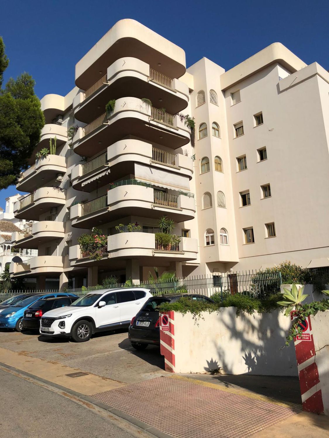 Vista exterior de Pis en venda en Marbella amb Terrassa i Traster