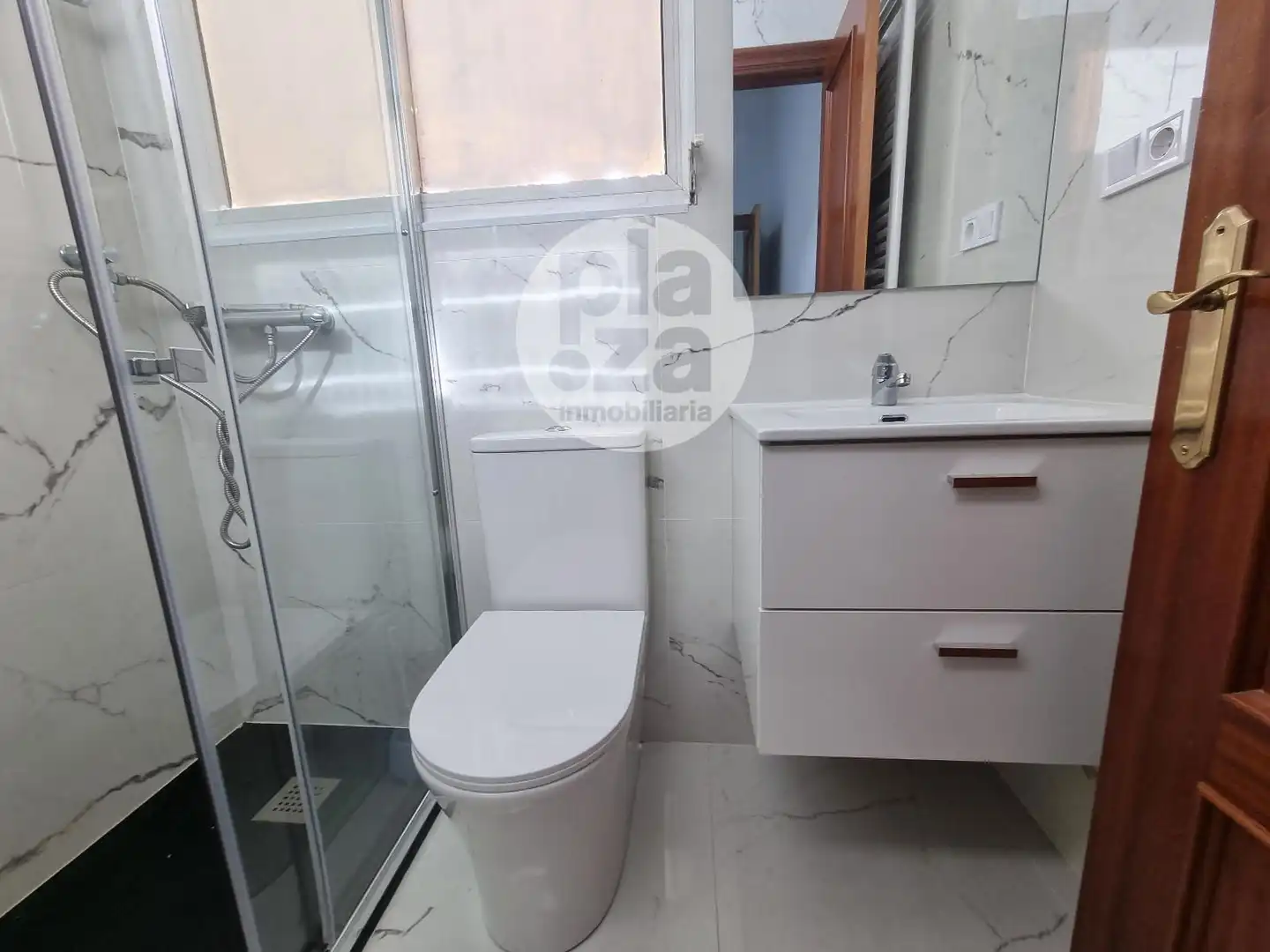 Bathroom of Flat for rent in Burgos  with Heating, Furnished and Internet