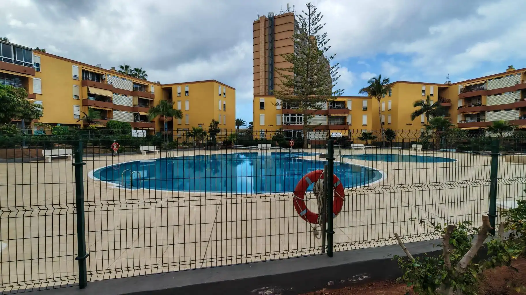 Piscina de Planta baixa en venda en Arona amb Jardí privat, Terrassa i Piscina comunitària