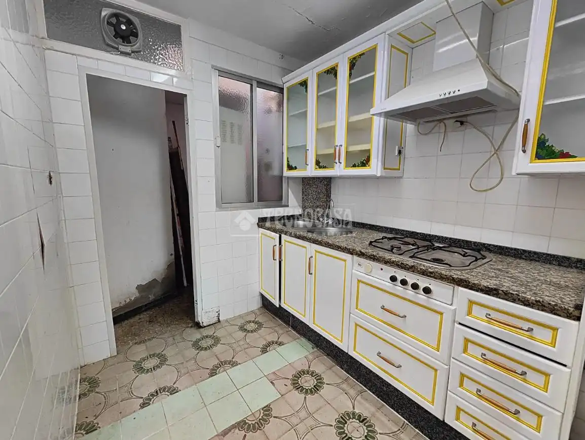 Cuina de Casa adosada en venda en Los Palacios y Villafranca amb Balcó