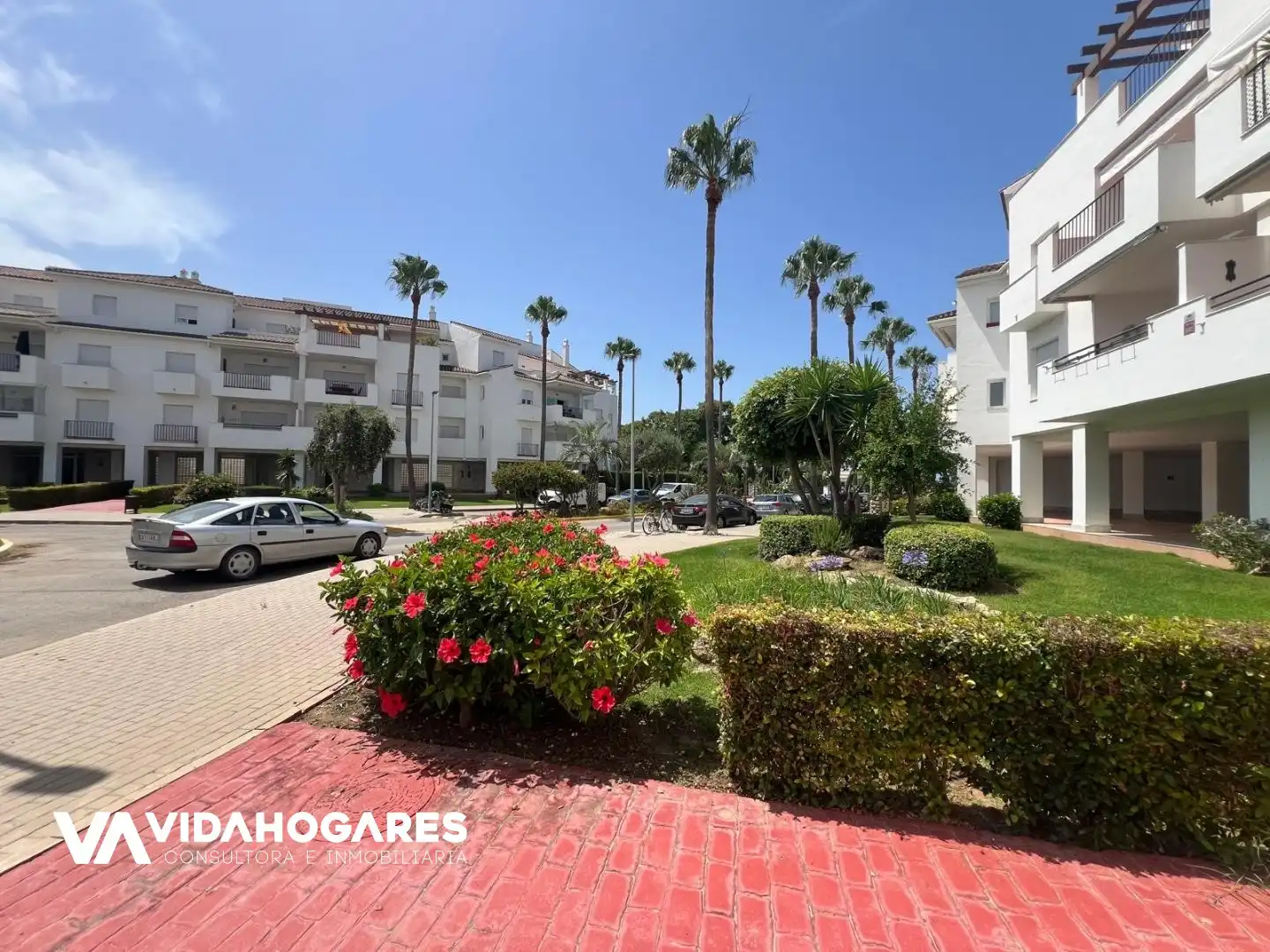Vista exterior de Pis en venda en Rota amb Terrassa, Piscina i Moblat