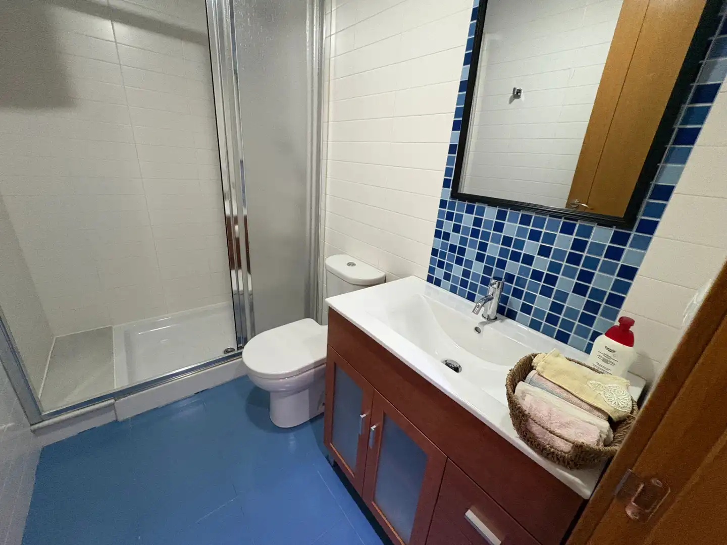 Baño de Piso en venta en Narón con Calefacción, Trastero y Amueblado