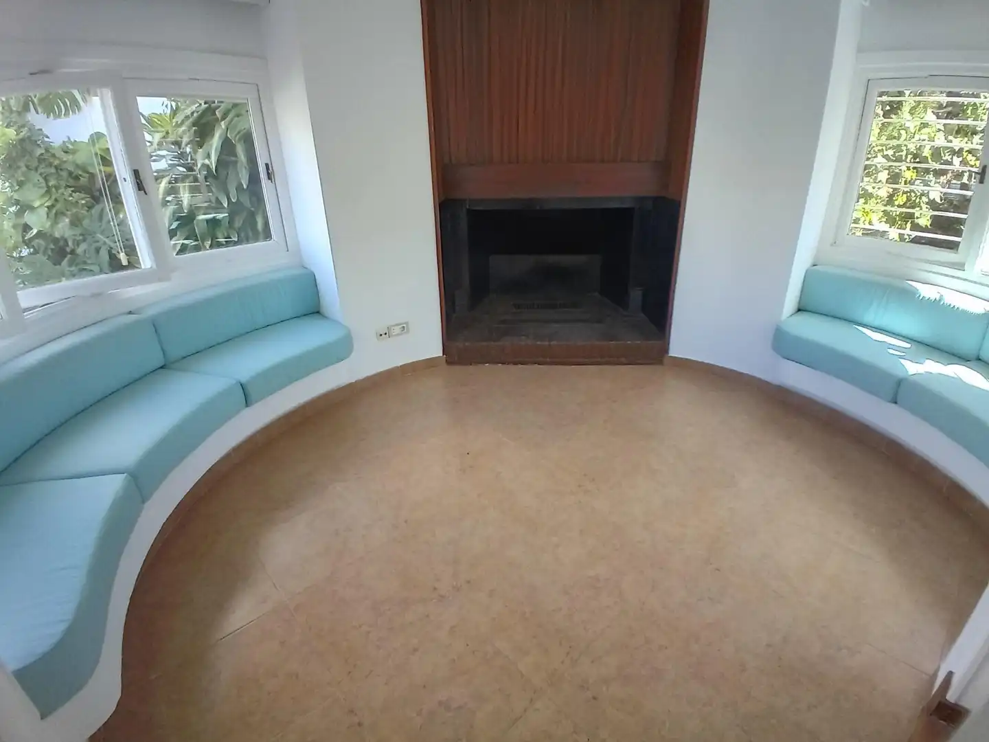Living room of Houses for sale in Fuengirola  with Air Conditioner, Private garden and Terrace