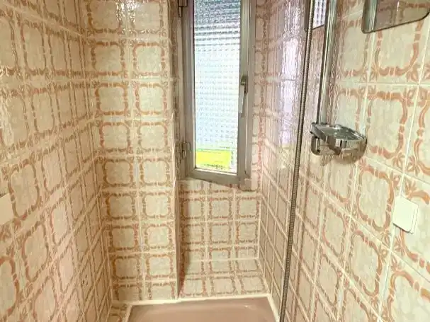 Bany de Pis en venda en  Madrid Capital amb Terrassa