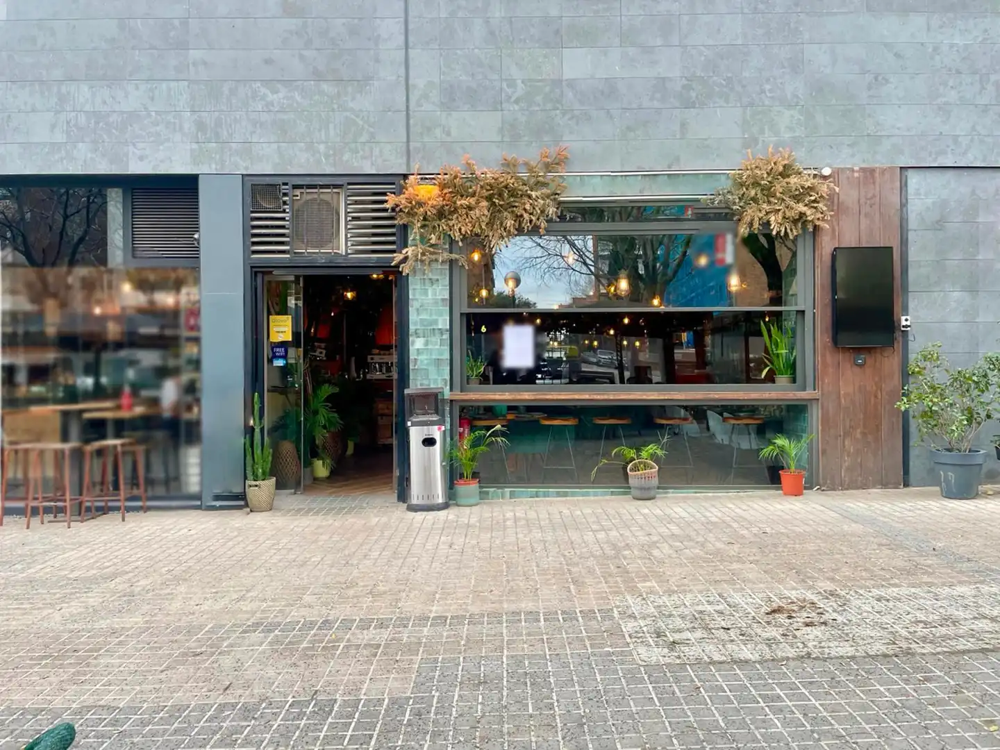 Local en traspaso en Barcelona con Aire acondicionado, Terraza y Amueblado