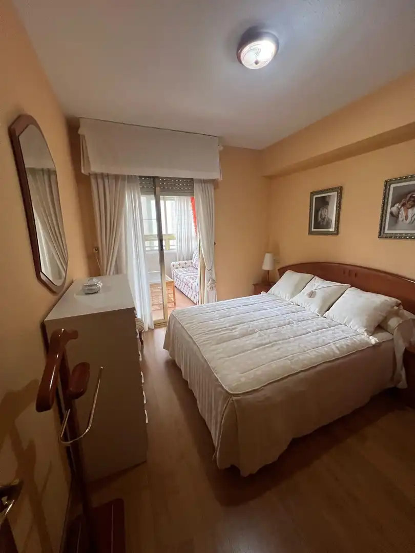 Habitación de Piso en venta en Benidorm con Aire acondicionado, Terraza y Amueblado