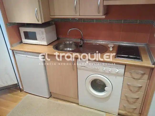Küche von Wohnung zur Miete in Madrid mit Parkett, Schwimmbad und Möbliert