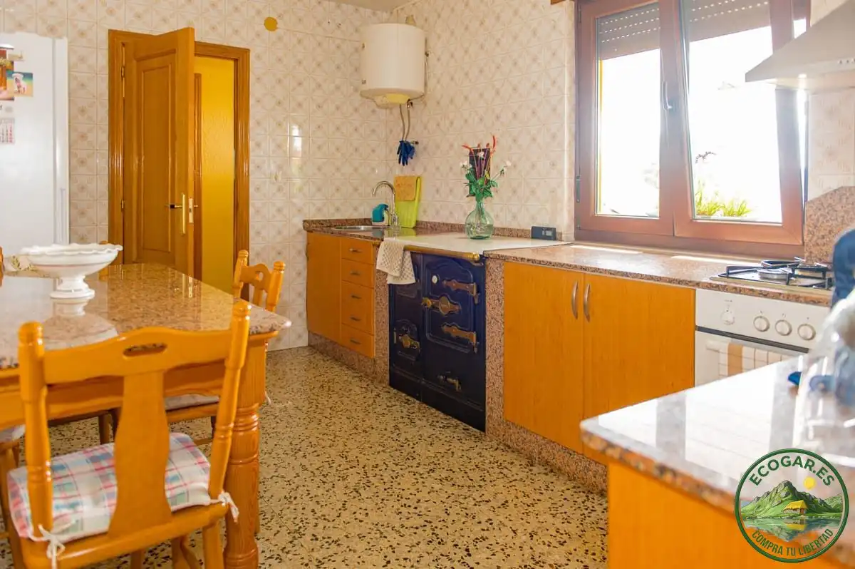 Cocina de Casa o chalet en venta en Fabero con Calefacción, Jardín privado y Terraza